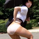 野ションする美人外交員